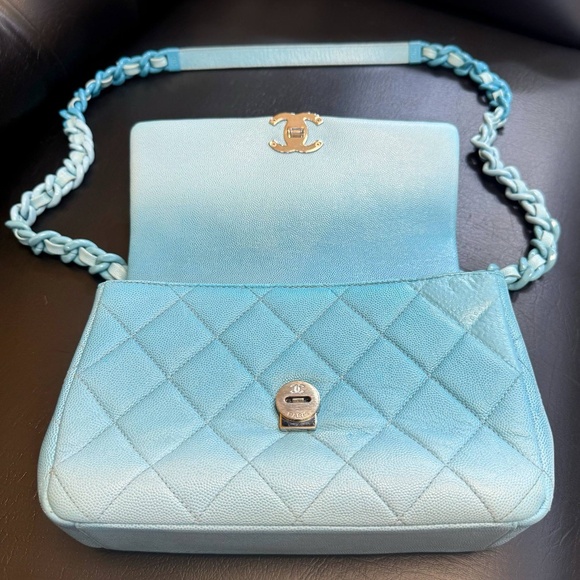 CHANEL My Everything Gradient Blue Ombre Shaded Quilted Caviar Medium Flap Bag - Picture 8 of 16